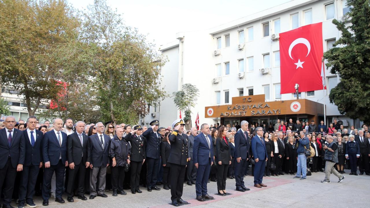 Karşıyaka tek yürek oldu, Ata’ya selam durdu!