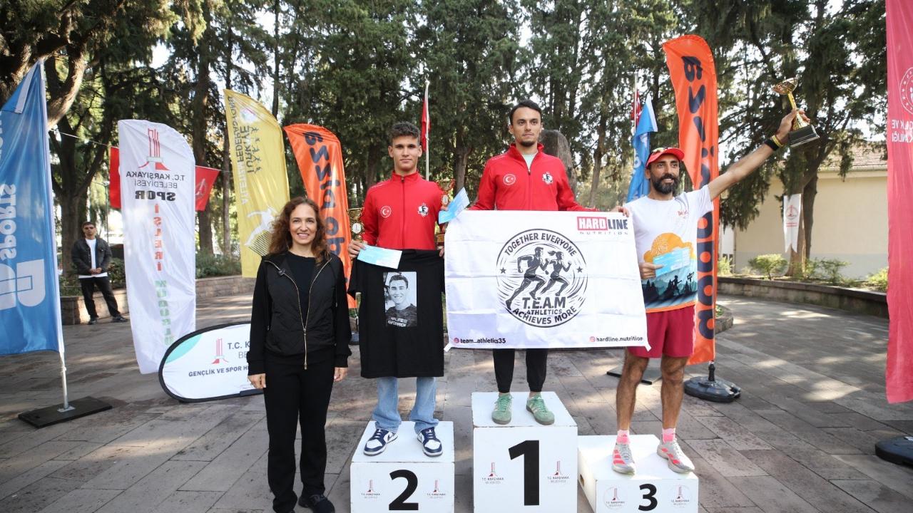 Karşıyaka’da 1500 kişi Ata’dan Ana’ya koştu!