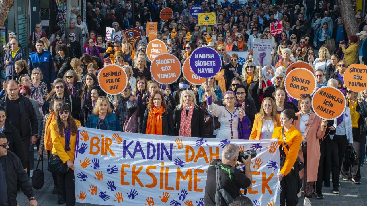 Karşıyaka’da 25 Kasım’da güçlü dayanışma: Şiddete karşı ses çıkar!