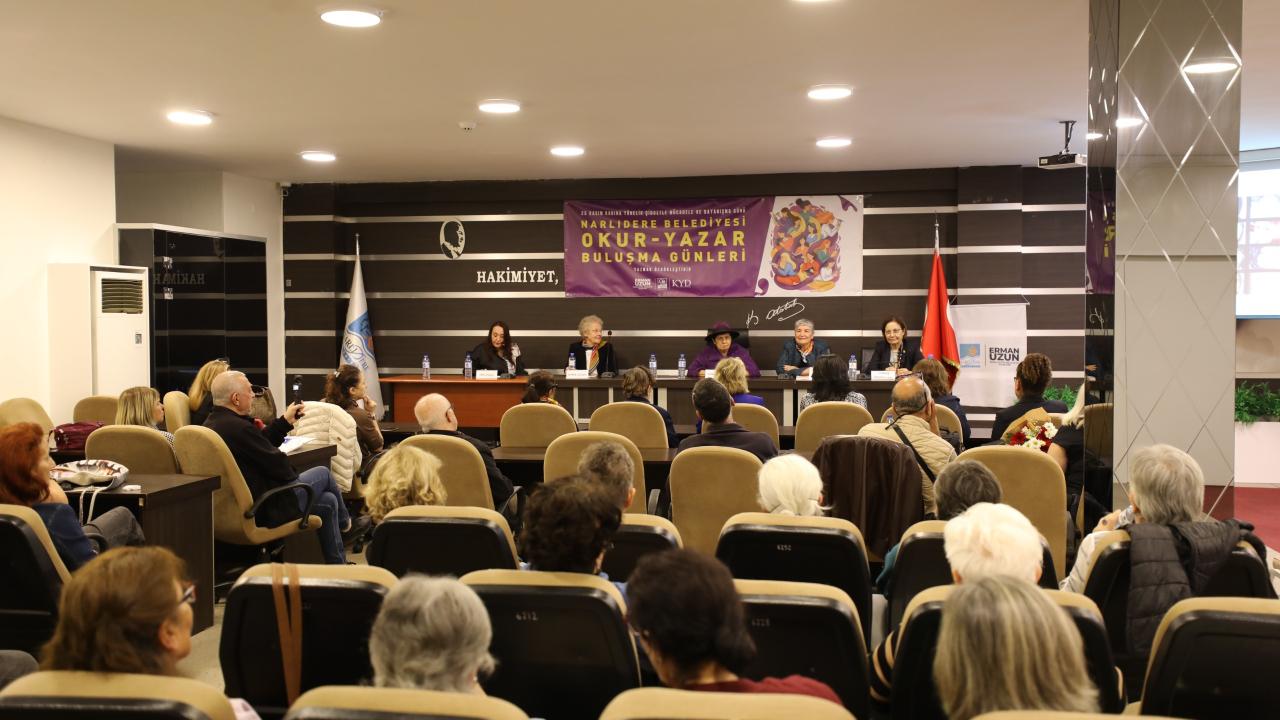 Narlıdere&#039;de kadınlar, şiddete karşı seslerini edebiyatla yükseltti