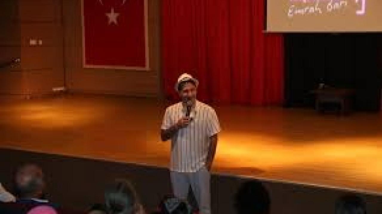 Öğretmenler Gününe Özel Kahkaha Dolu Gece: “Çiğli Komedi Akşamları” Yoğun İlgi Gördü