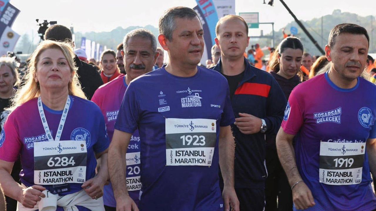 Özgür Özel İstanbul Maratonu&#039;nda koştu: &#039;İlk sandıkta Türkiye&#039;nin yönetimini alacağız&#039;