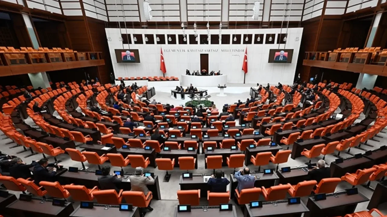 Yeni yargı paketi Meclis&#039;e sunuldu