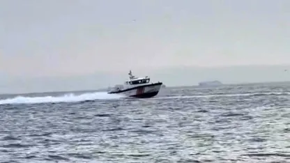 Çeşme açıklarında mülteci hareketliliği: Sahil Güvenlik mülteci botunu takip etti