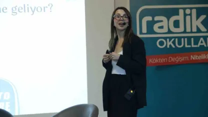 İzmir’de dev psikoloji zirvesi: Gençler geleceğe ’Radikal’ bir bakış attı