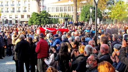 Çeşme’nin eski Belediye Başkanı Tütüncüoğlu, son yolculuğuna uğurlandı