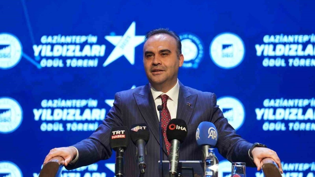 Bakan Kacır: "23 yıl önce 36 milyar dolar olan yıllık ürün ihracatımız 270,6 milyar dolara çıktı"