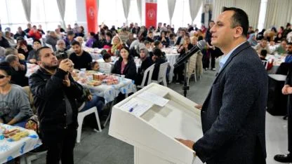 Başkan Eşki, Bornovalılarla yılbaşı yemeğinde buluştu