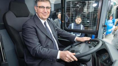 Başkan Tugay’ın Engelliler Günü’nde duyurduğu “Duraktayım” müjdesi hayata geçti