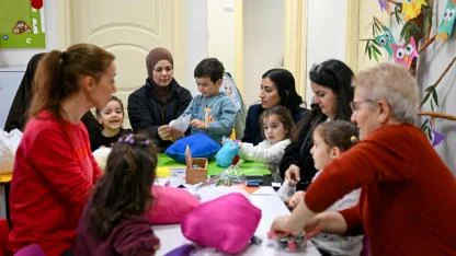 Bornova’da minik eller toprağa dokunuş