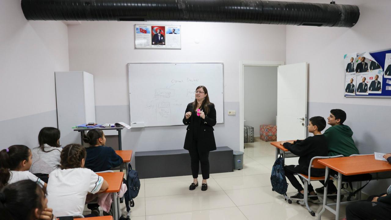 Buca Belediyesi’nden Gediz’de ücretsiz eğitim seferberliği