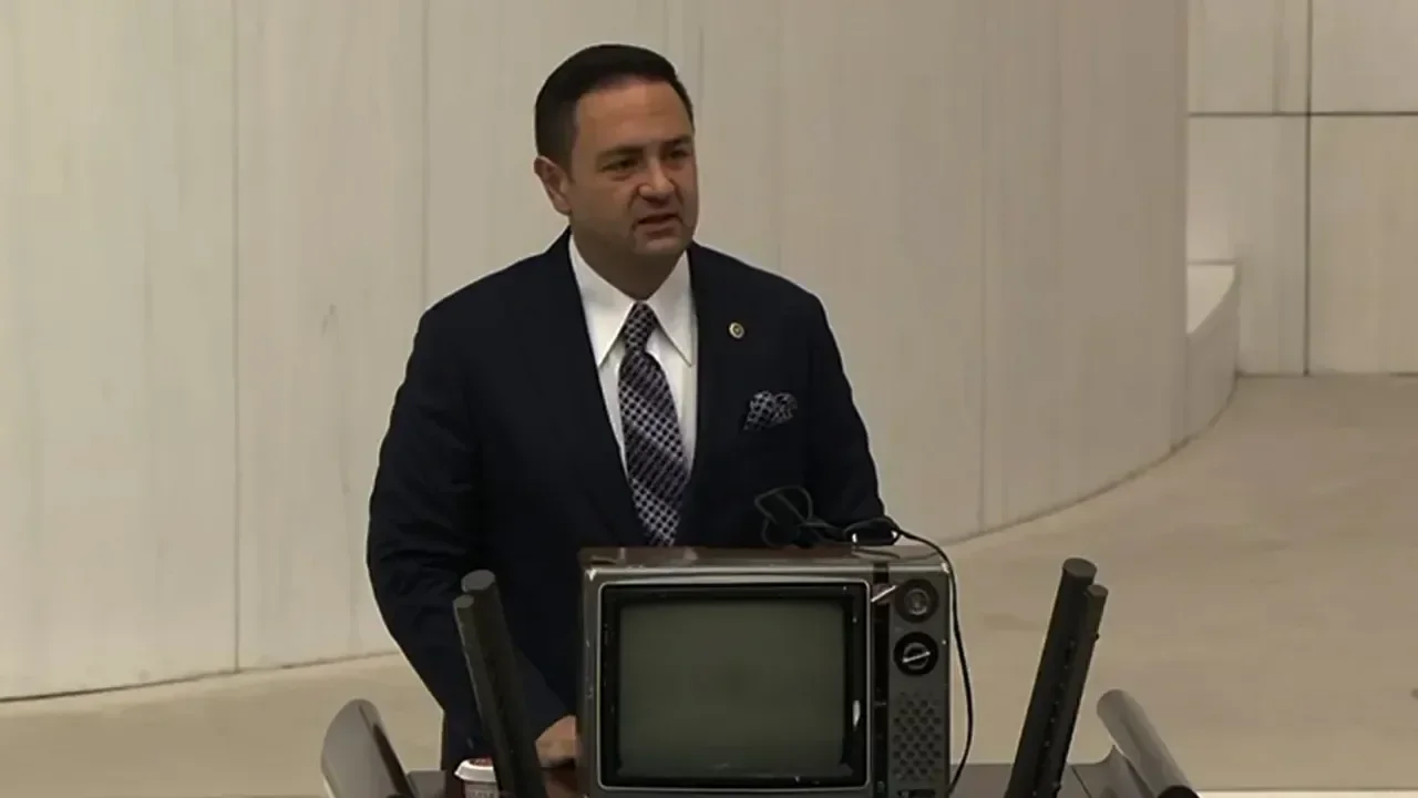 CHP Ankara Milletvekili Av. Umut Akdoğan&#039;dan TRT&#039;ye &#039;genel seçimi bekleyin&#039; çağrısı: İkinci sürpriz geliyor