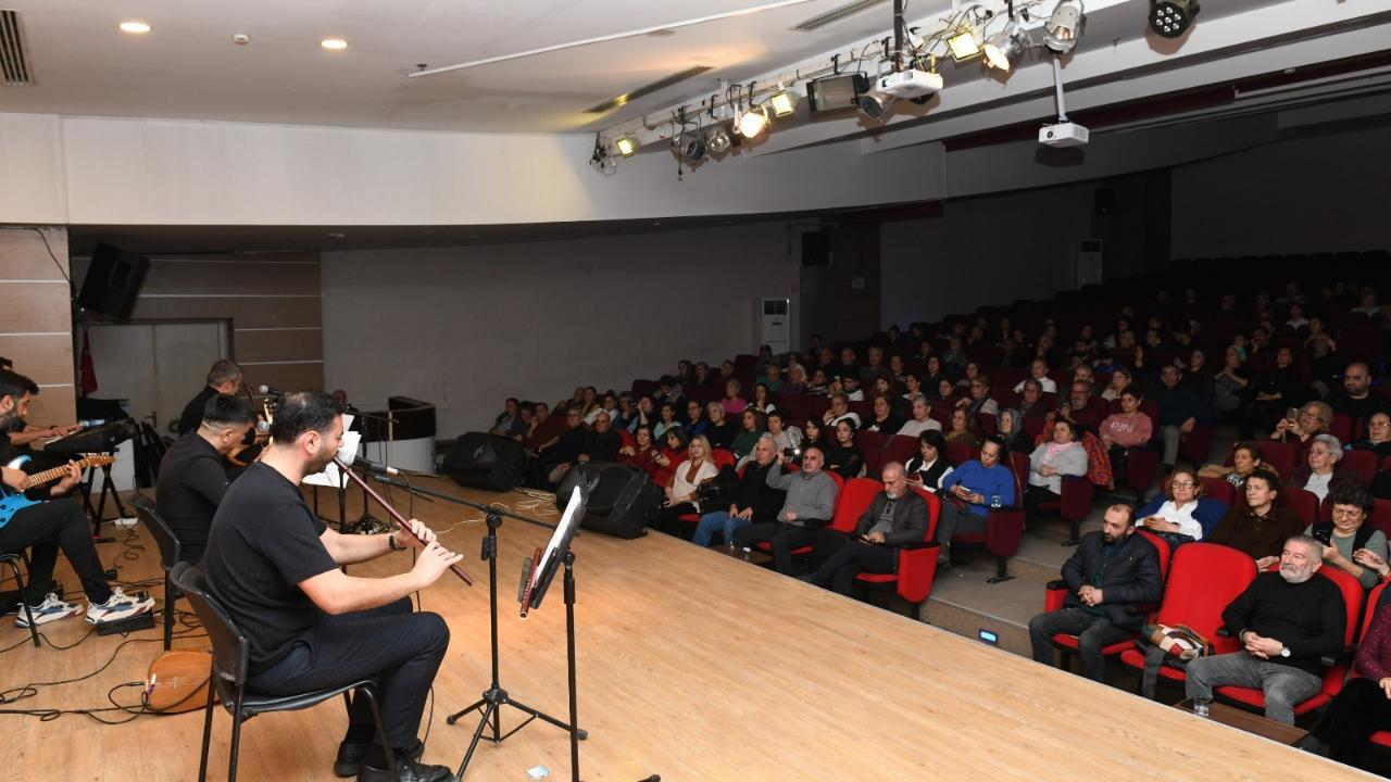Çiğli’de Mahzuni’nin Türküleri Coşkuyla Yankılandı
