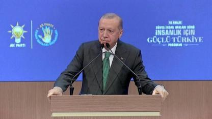 Erdoğan'dan Özel'e: İstanbul kaynaklarını yağmalayan suç örgütüne posta güvercinliği yapmayı marifet zanneden bu şahıs için nefes harcamak israf!