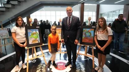 Gaziemirli çocuklar “Toprak” temalı resimleriyle iklim krizine dikkat çekti