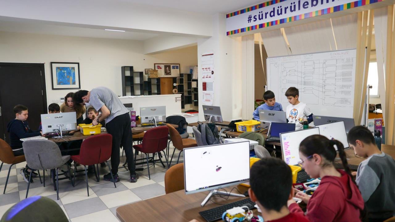 Geleceğin yazılımcıları Buca’da yetişiyor