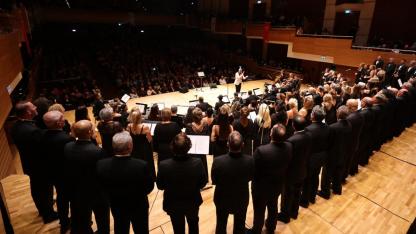 İzmir Büyükşehir Belediyesi Korosu "Sonbahar Şarkıları"yla yüreklere dokundu