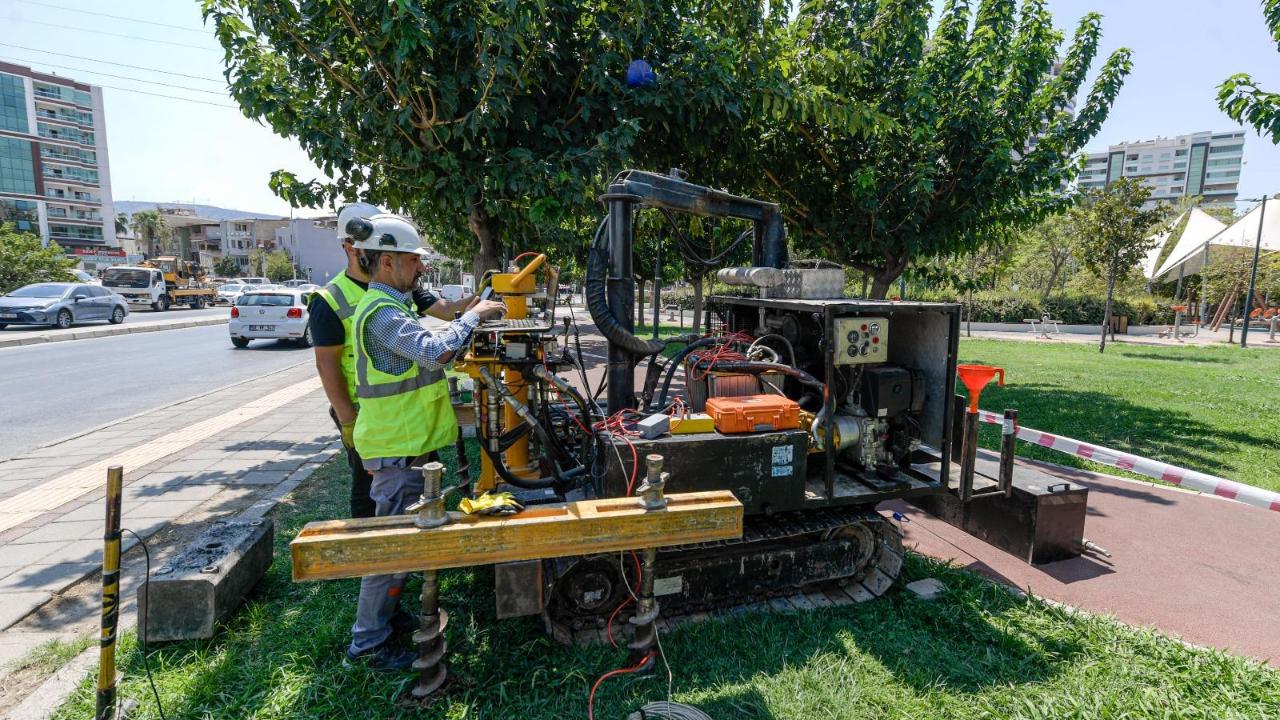 İzmir riskleri öngören, güvenli ve planlı kent modeli ile örnek olacak