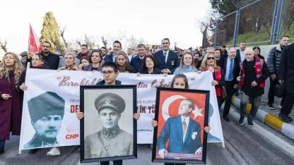 İzmir’de Kubilay için “Demokrasi ve Laiklik” yürüyüşü