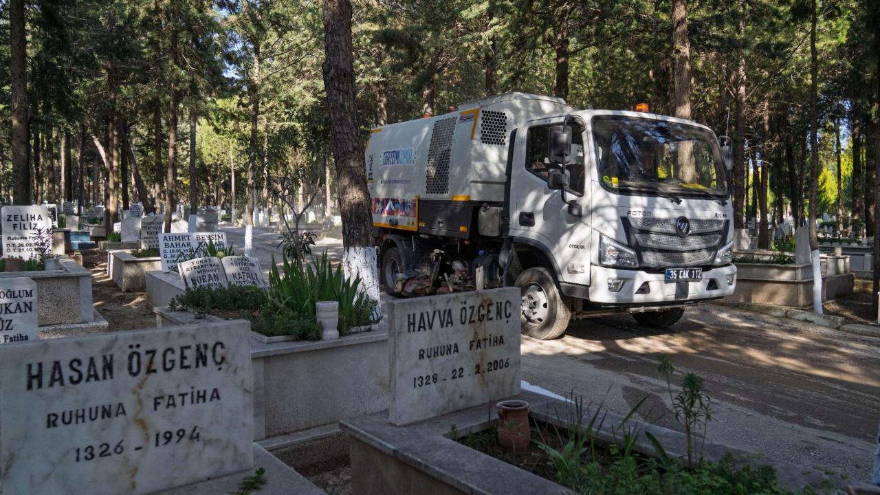 İzmir’e 2,5 milyon metrekare yeni mezarlık alanı