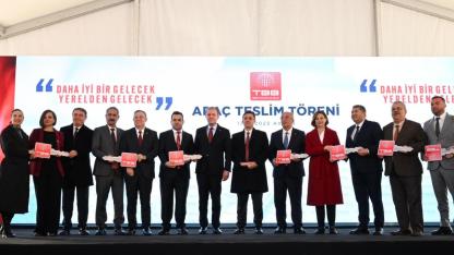 Karabağlar Belediyesi’ne Yeni İş Makinesi Desteği