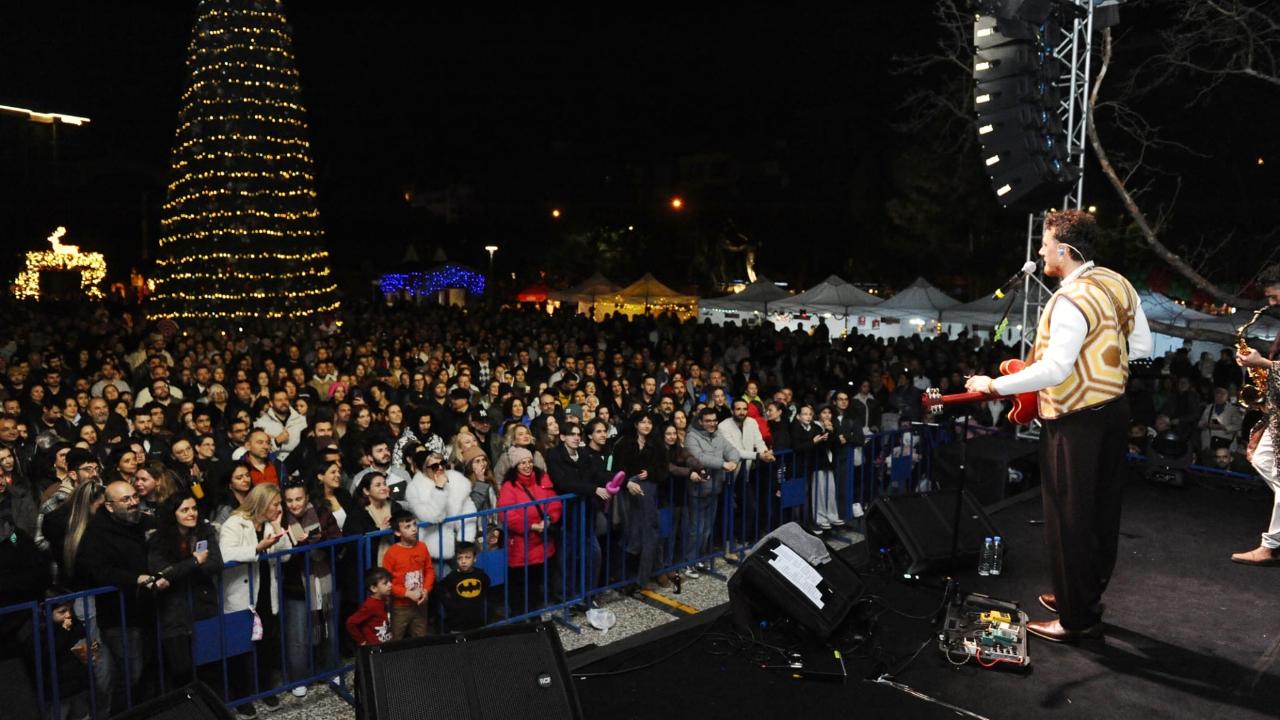 Karşıyaka Yeni Yıl Festivali’nde Mansur Ark rüzgarı