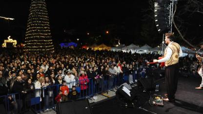 Karşıyaka Yeni Yıl Festivali’nde Mansur Ark rüzgarı