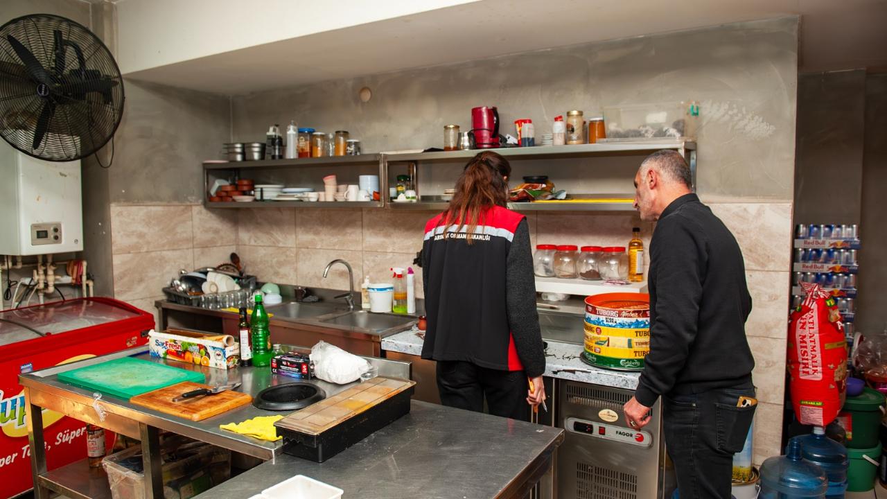 Karşıyaka’da eğlence mekânlarına yılbaşı denetimi