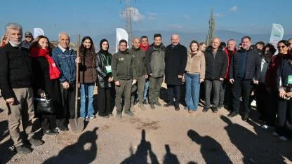 Menemen Belediyesi binlerce fidan dikti