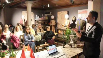 Öğretmen Akademisi Kapsamında Düzenlenen ‘‘Felsefe Akademisi’’ Fırat Devecioğlu’nu Ağırladı