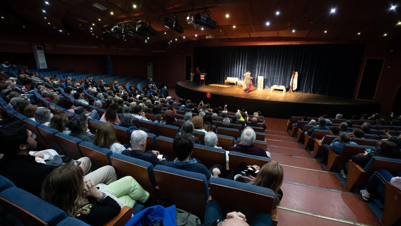 Özel anne, Narlıdereli sanatseverlerle buluştu