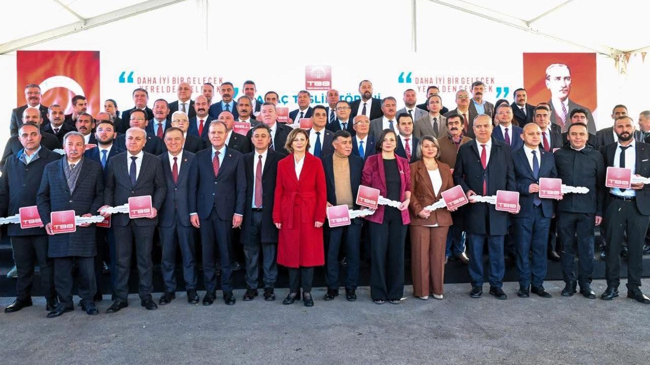 TBB’den Seferihisar Belediyesi’ne çöp kamyonu desteği