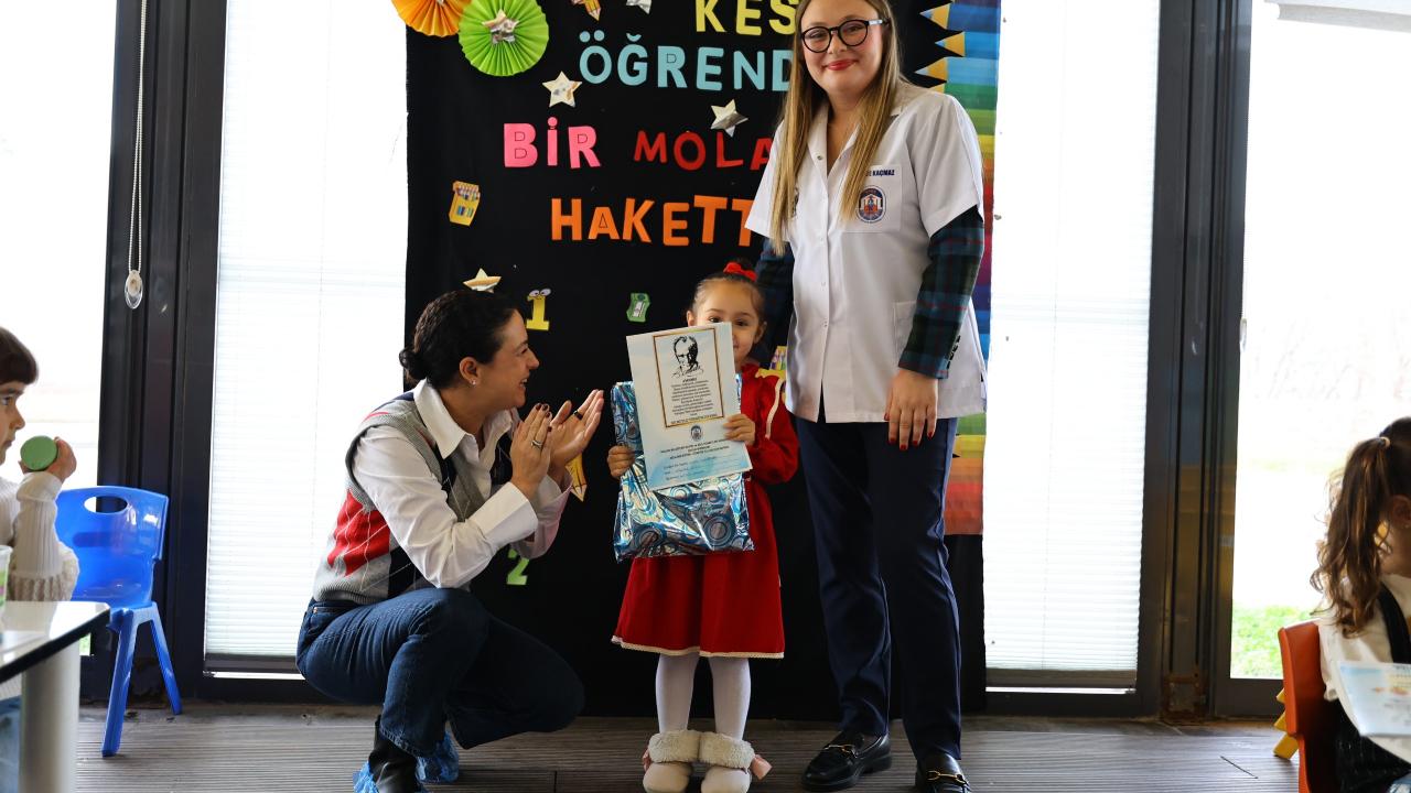 Atatürk'ün ismi de resmi de yüreklerde: Efes Selçuk'tan örnek uygulama