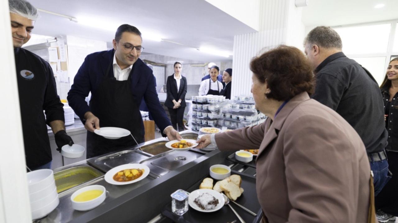 Balçova Belediyesi'nden İhtiyaç Sahiplerine Sıcak Yemek Desteği