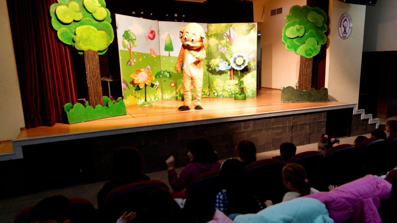 Bornova’da Yarıyıl Tatili Tiyatroyla Şenleniyor