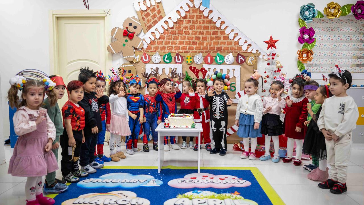 Bornovalı miniklerin Yeni Yıl coşkusu