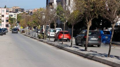 Buca’nın refüjleri yenileniyor