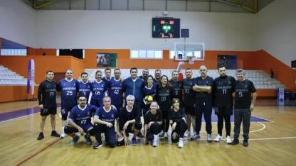 Çeşme Belediyesi Birimler Arası Voleybol Turnuvası coşkuyla tamamlandı