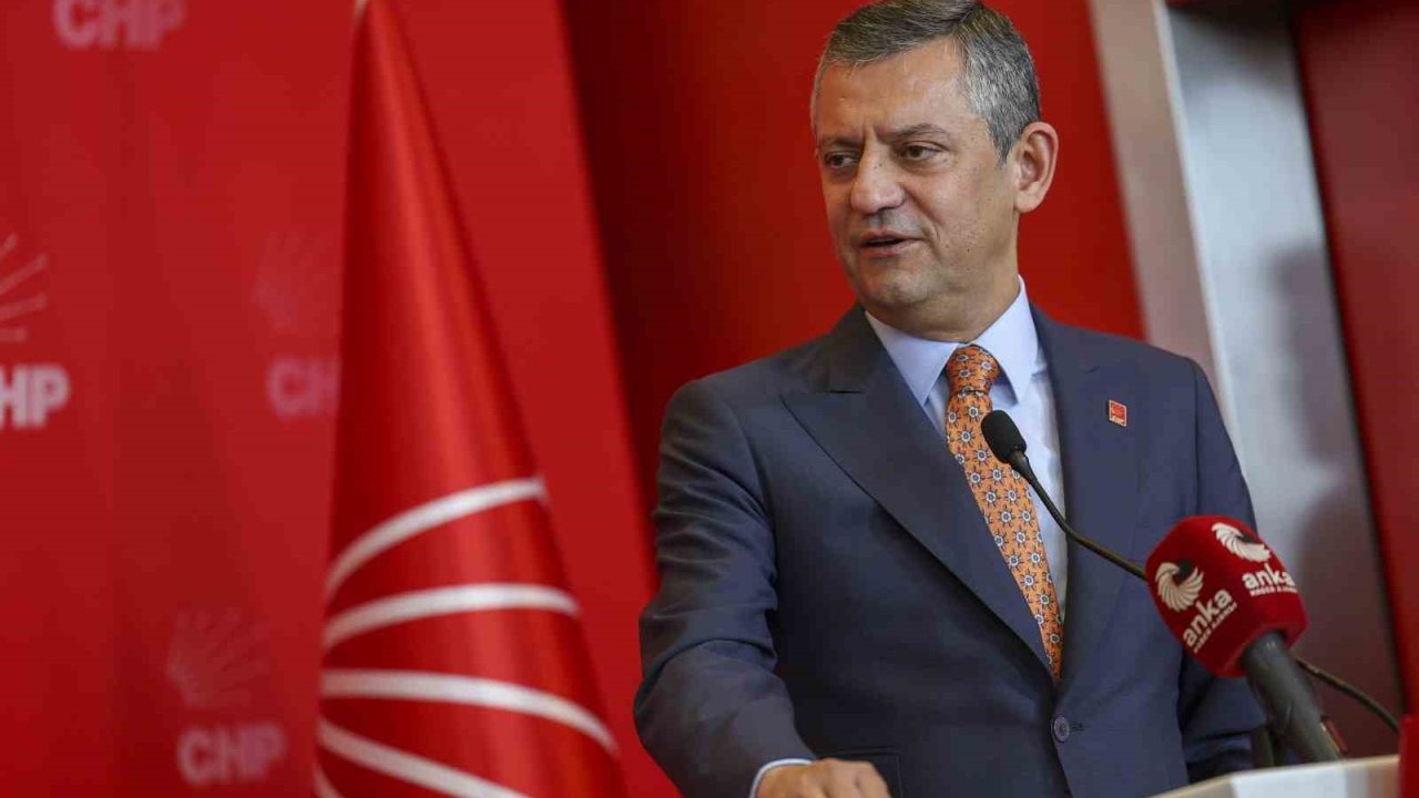 CHP Genel Başkanı Özel ile Saadet Partisi Genel Başkanı Arıkan bir araya geldi