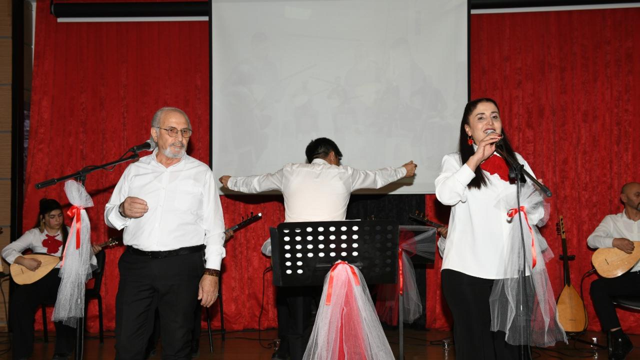 Çiğli’de Türkü Rüzgarı: “Sazımız Elimizde, Türküler Dilimizde”