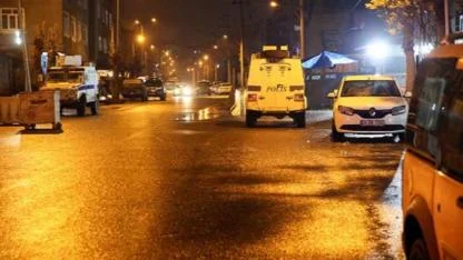 Diyarbakır'da emniyet müdürlüğü önüne el yapımı patlayıcıyla saldırı girişimi