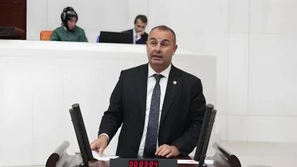 Ednan Arslan, “Eğer İzmir halkına hizmet etmek istiyorlarsa kredi ve projelerimizi onaylasınlar”