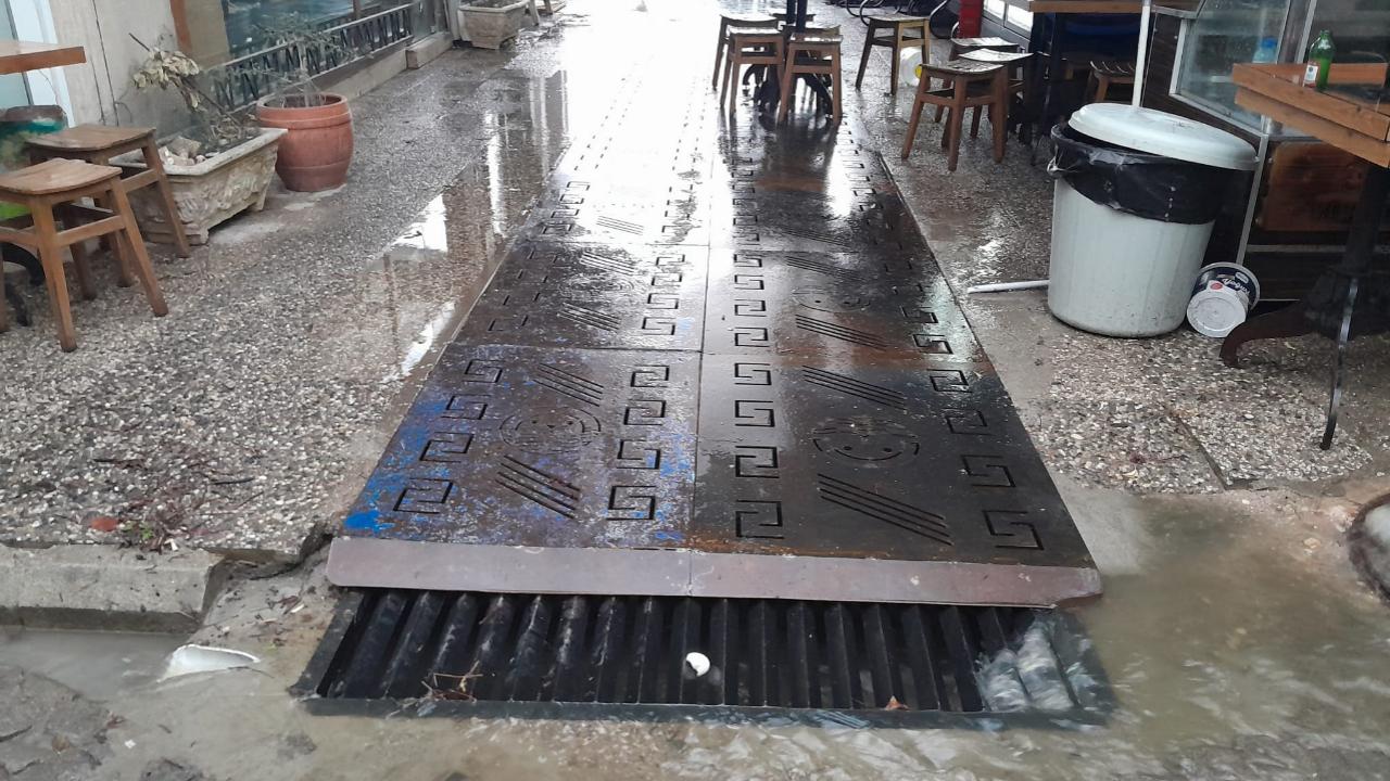 Foça Belediyesi Ekipleri Fırtına ve Yağışa Karşı Teyakkuzda