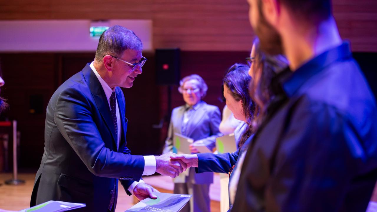 İzmir’de tarihe koruyanlar ödüllendirildi