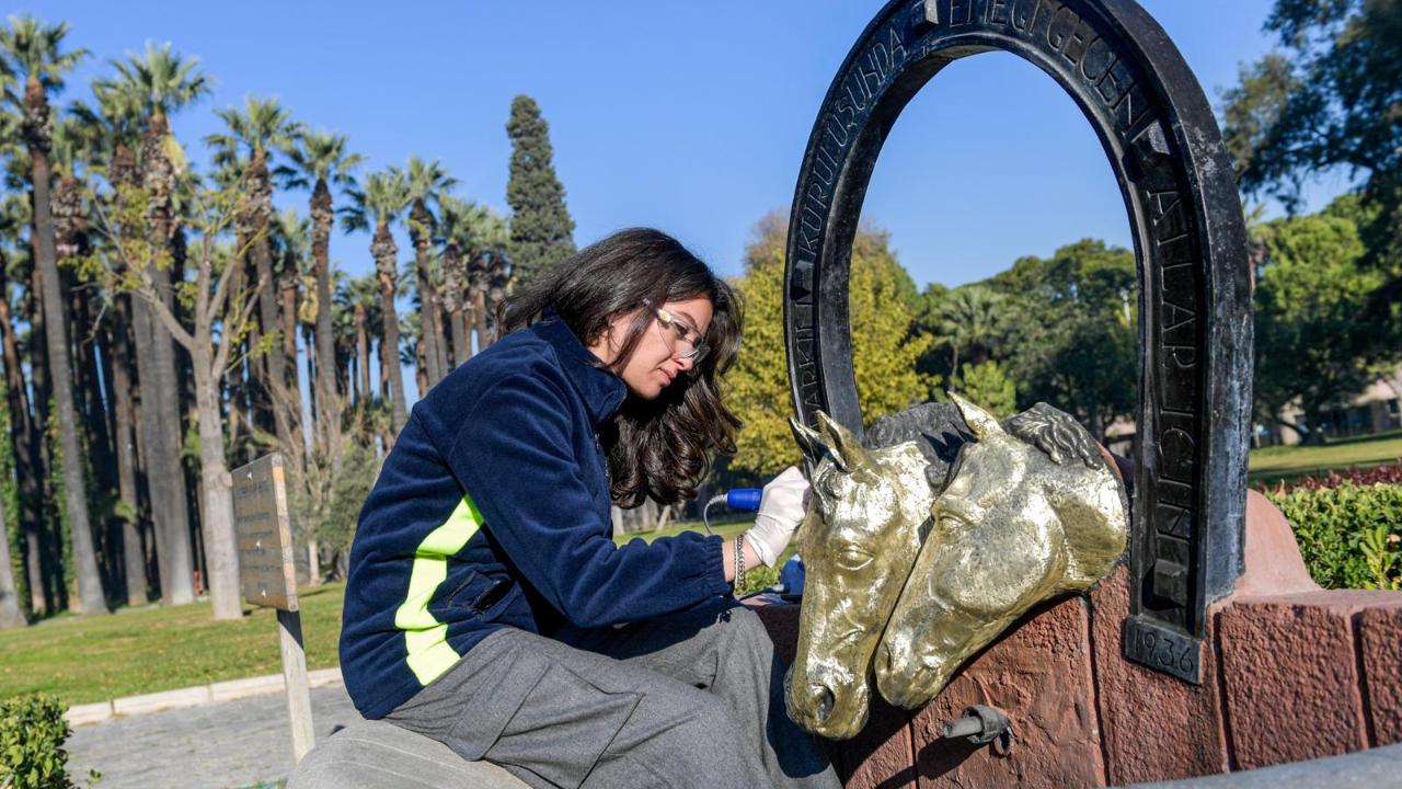 İzmir’in hafızası el emeğiyle geleceğe taşınıyor