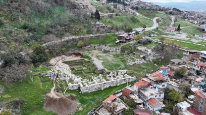 Tarihe yol açılıyor