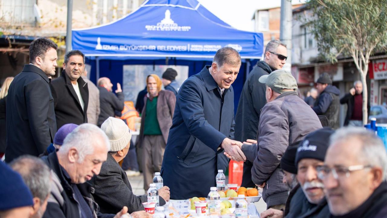 Yılın son gününde Başkan Tugay’la dayanışma sofrasında buluştular