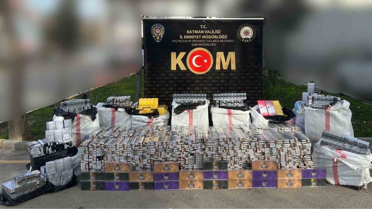 28 bin paket kaçak sigara hurdaların altından çıktı