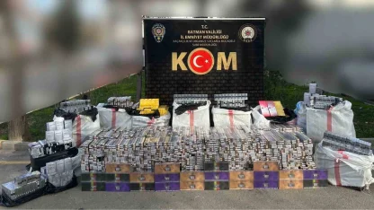 28 bin paket kaçak sigara hurdaların altından çıktı