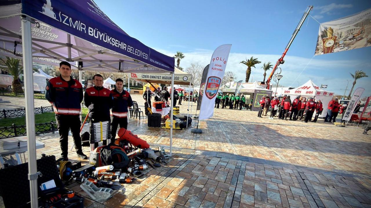 30 Ekim ve 6 Şubat’ın sessiz tanıkları İzmir’de sergilendi